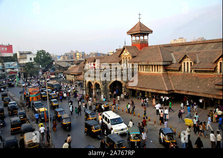 Bandra Railway Station Mumbai Maharashtra India Asia Stock Photo - Alamy